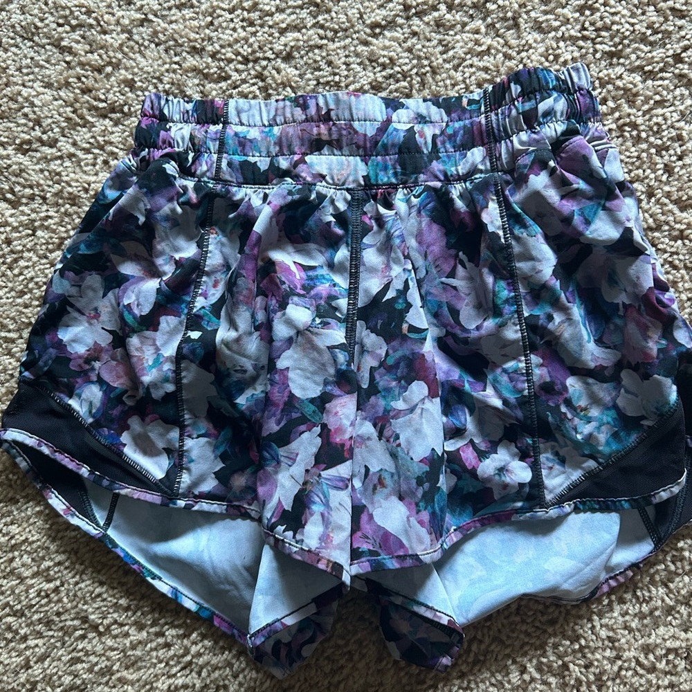 lulu hotty hot shorts!!